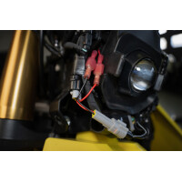 Conexión de 12V detrás de la máscara de